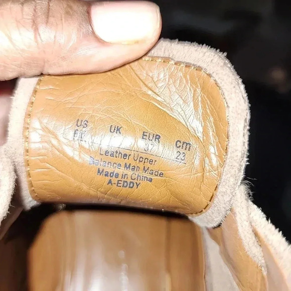 Franco Sarto Suede Desert Booties. Size 6 - Picture 5 of 8